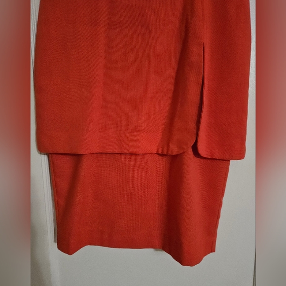 Vintage Petite Sophisticate Dress. Button accent on sleeves - Picture 5 of 6